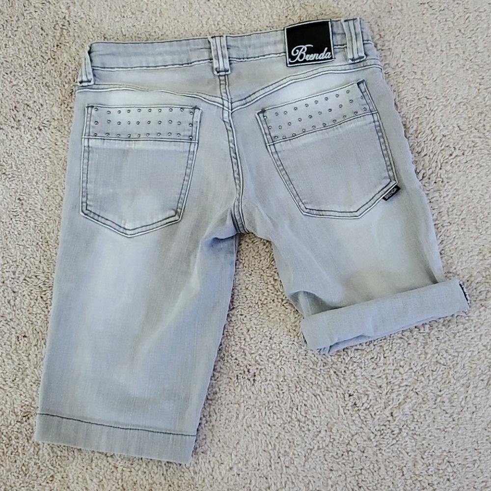 Shorts - Picture 3 of 4